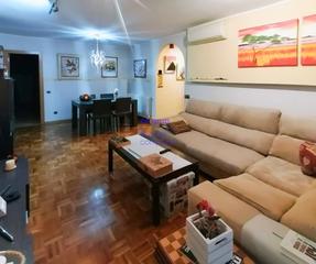 Etagenwohnung in Eixample Nord. Piso