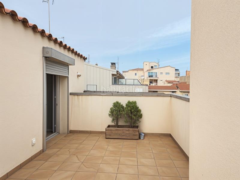 Foto 09f257d3-5b09-46de-bfad-d75cc8c31dea. Duplex avec chauffage dans Eixample-Horta Capallera Figueres