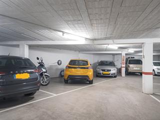 Autoparkplatz in Creu de la Mà. Aparcamiento