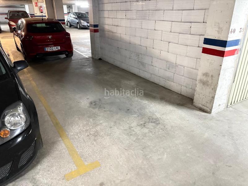 Foto fff35f05-2830-42b6-9619-7b9b7a16fa76. Rent car parking in Centre Figueres