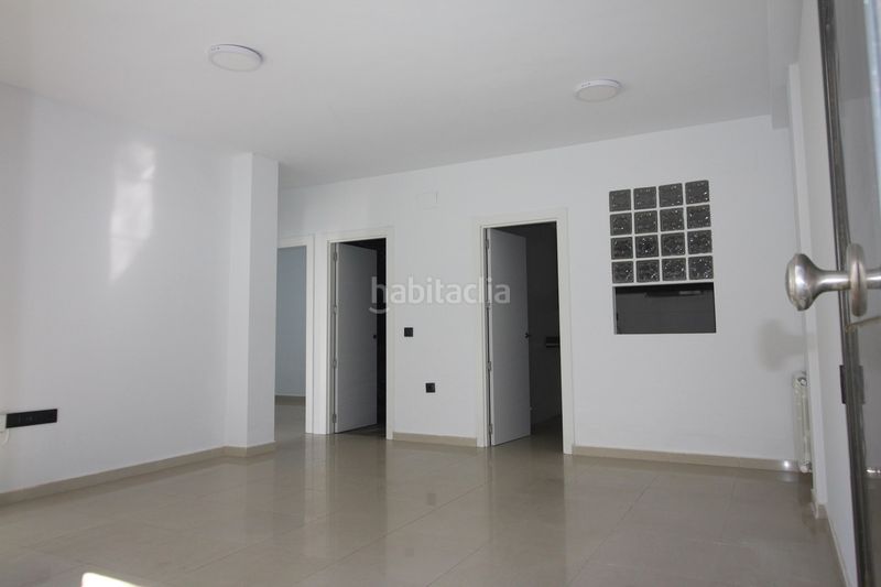 Foto 08a344f0-623e-4f73-8846-016a5ce3a355. Planta baixa amb calefacció a Poble Nou-Olivar Gran Figueres