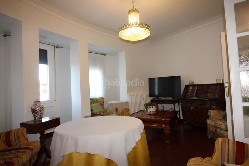 Foto 5464a817-185f-48a7-930c-1d57e0ed0073. Piso  en Eixample-Horta Capallera Figueres