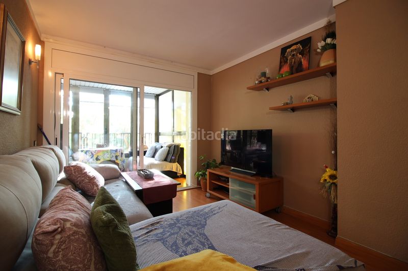 Foto e49bd548-f9fc-4fb4-a07a-5d94b521e17e. Pis a Centre Roses