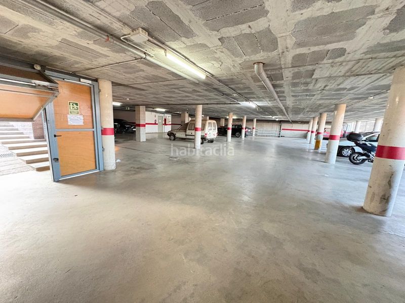 Foto 32f33fef-b85b-479c-a5a7-91e828ea0f35. Rent car parking in Eixample-Horta Capallera Figueres
