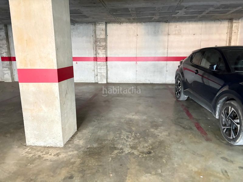 Foto ec126207-f452-49ab-9fff-59a81f310f61. Rent car parking in Eixample-Horta Capallera Figueres