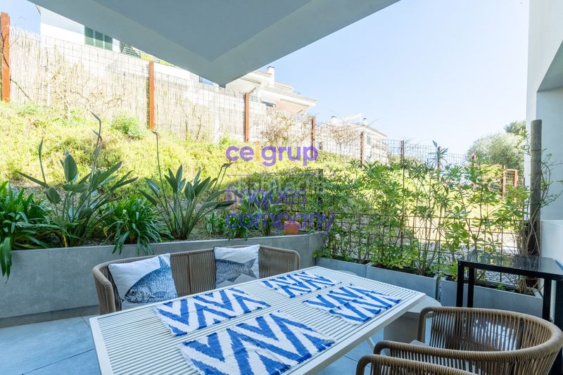 Foto ae0f3e7a-59c5-4adc-ac88-ff926f44d4d4. Planta baixa amb calefacció aparcament piscina a Llançà