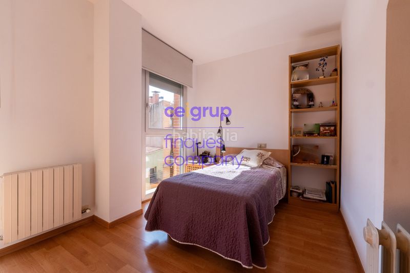 Foto d88d419d-309f-41df-85e8-02a0935f5367. Dúplex piso en Creu de la Mà Figueres