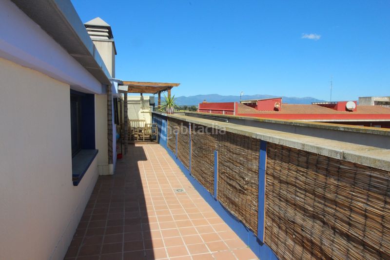 Foto 458c89f3-5c8f-4a21-b60c-eb9436a2dbe9. Duplex con riscaldamento parcheggio in Eixample-Horta Capallera Figueres