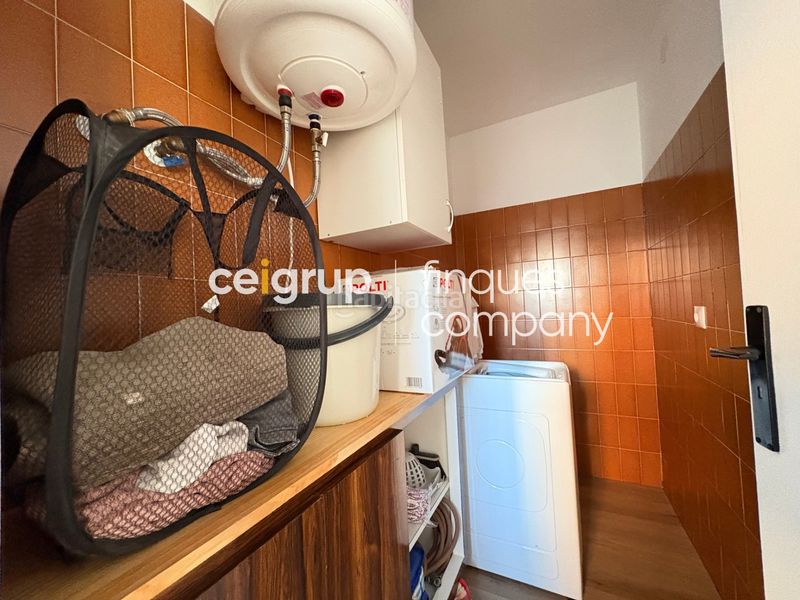 Foto c296a999-0e65-43d2-b6cb-a0bed85183d0. Pis amb calefacció aparcament a Veïnat Salt