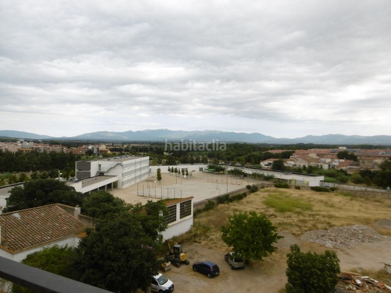 Foto f1510ed2-1525-429c-a8d9-d21e8968b18c. Piso  en Eixample-Horta Capallera Figueres