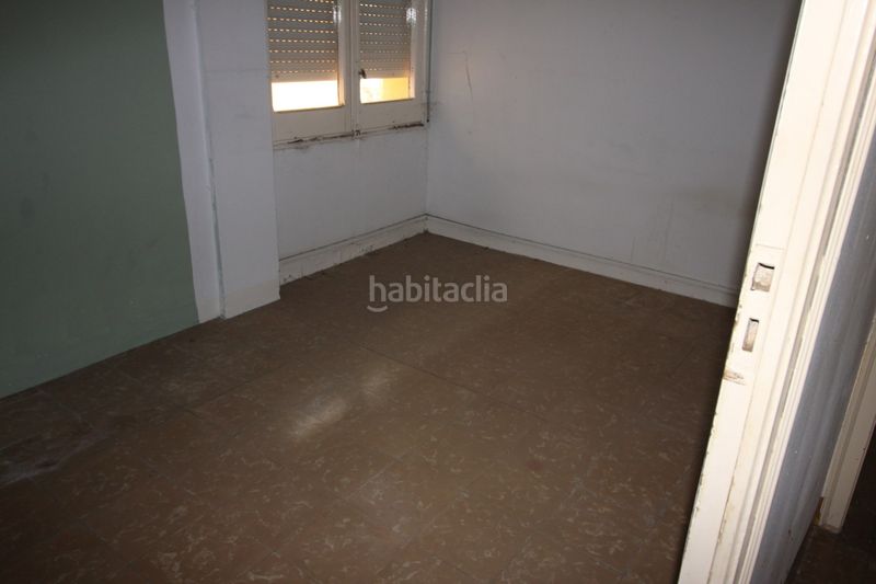 Foto e948ffa6-ed1d-4da6-97a3-bff4e0bceae9. Edifici a Centre Figueres