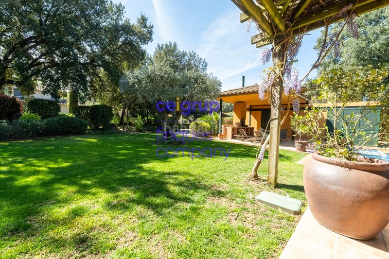 Foto 0f788efd-ec64-48e8-ac4d-b95c48ec15d9. Chalet casa chalet en Navata