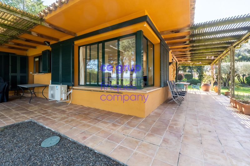Foto ad9ccf2b-9997-4d8b-81eb-6e8f9ce94e02. Chalet casa chalet en Navata
