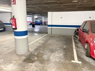 Location Parking voiture à Centre. Aparcamiento