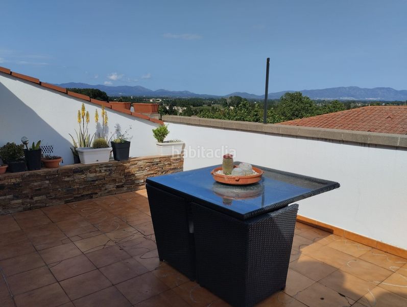 Foto 8fb951f1-6533-40d8-b6bf-b60c5e61a798. Duplex avec chauffage parking dans Eixample-Horta Capallera Figueres