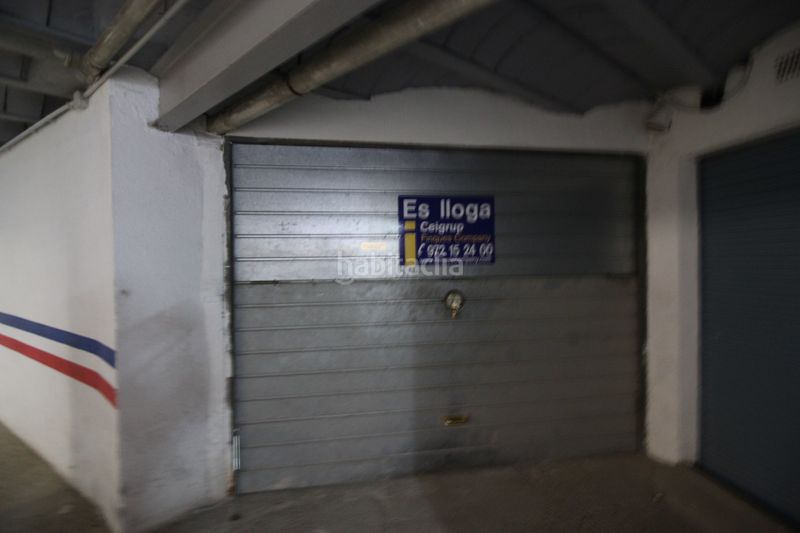 Foto 4f01cbe2-148a-4538-9ddb-41a9e2e84f9a. Aparcament cotxe a Centre Roses