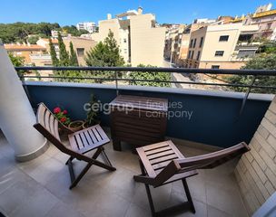 Etagenwohnung in La Vila. Piso