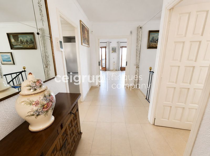 Foto 133f6b12-667f-4f54-b39d-875ef55c042d. Chalet with heating parking in Port de la Selva (El)