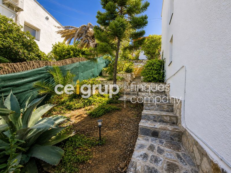 Foto 4ebdc306-abd7-447e-ae37-1e275b092f08. Chalet with heating parking in Port de la Selva (El)