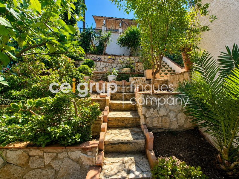 Foto 5ec58956-de89-46a0-a91b-4bb84f77b4f0. Chalet with heating parking in Port de la Selva (El)