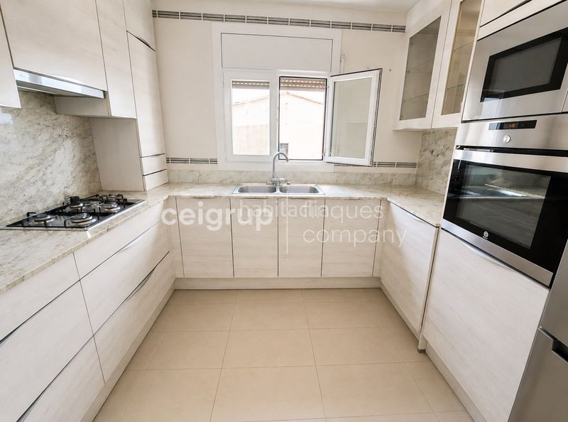 Foto e7b9d7ef-8eb2-4d85-9c90-33d0c3eac024. Chalet with heating parking in Port de la Selva (El)