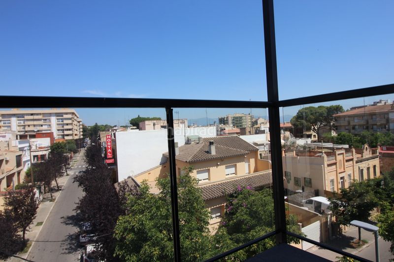 Foto 0b2b0f6c-1a70-41bb-a0b8-8079559b0c13. Dúplex piso en Poble Nou-Olivar Gran Figueres