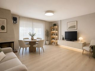 Etagenwohnung in Centre. Piso