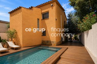 Xalet a Puig Rom-Canyelles-Almadrava. Casa chalet