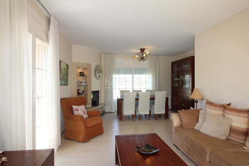 Foto 274613d6-9bad-4d3f-bf98-baa4e24211be. Chalet casa chalet en Vilatenim Figueres