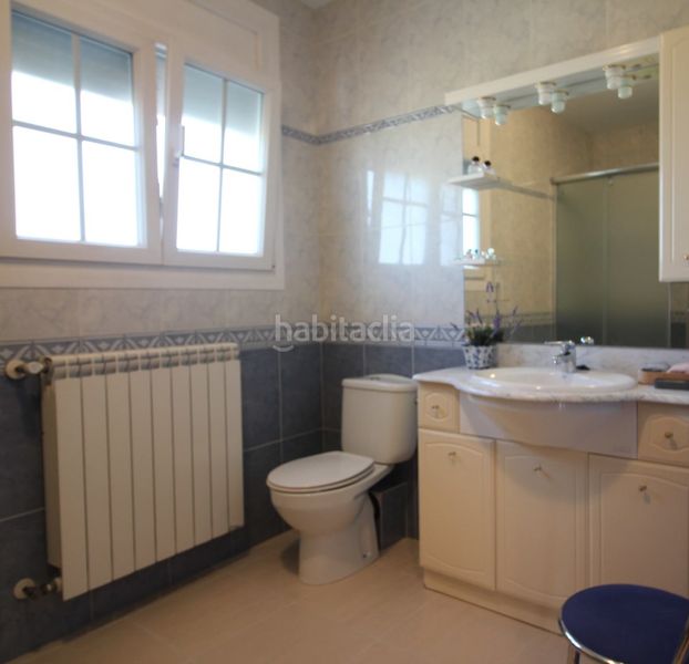 Foto be5797e3-2959-458e-b48c-2369e7cfeccd. Chalet casa chalet en Vilatenim Figueres