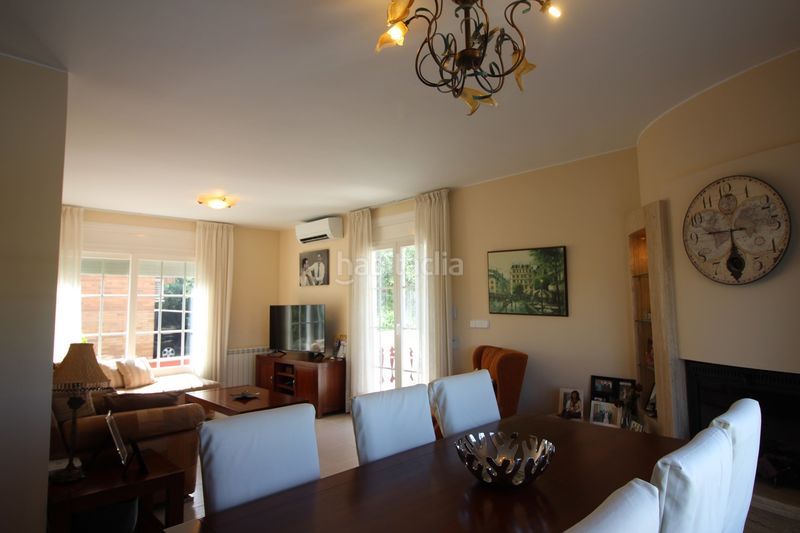 Foto c03bfe10-3c49-4d40-89cf-a2165a21fb31. Chalet casa chalet en Vilatenim Figueres