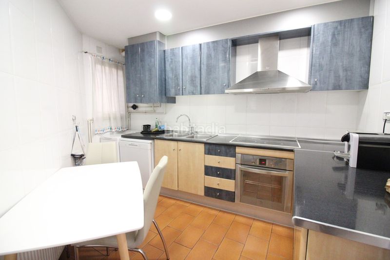 Foto d197ab86-b8d2-4623-bced-0dad2718306e. Piso  en Centre Roses