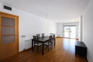 Etagenwohnung in Centre. Piso