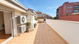 Zweistöckige Wohnung in Creu de la Mà. Piso