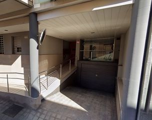 Aparcament cotxe a Creu de la Mà