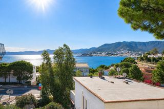 Flat in Grifeu - Cap Ras - Els Estanys - Sant Genís. Piso