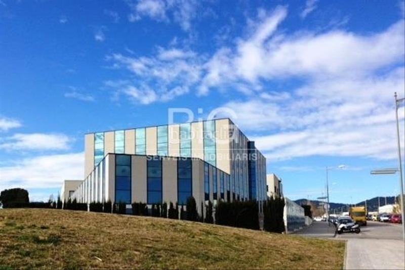 Foto b880d525-ec9e-4ae6-87c0-53a22ab050f1. Rent office space with heating in Pla d'en Boet Mataró