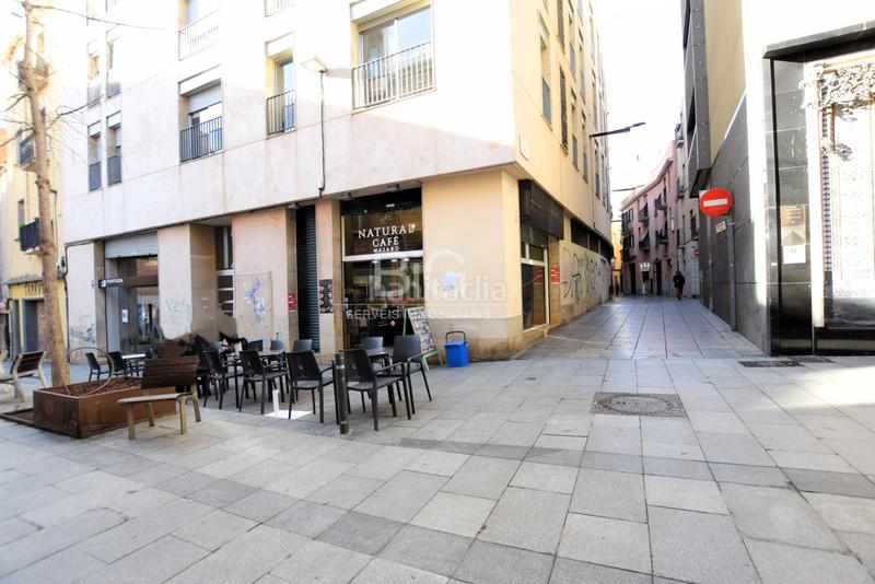 Foto 4d6772fc-1ac2-4342-9b62-d981bcd15bee. Alquiler local comercial descubre esta oportunidad única centro! en Mataró