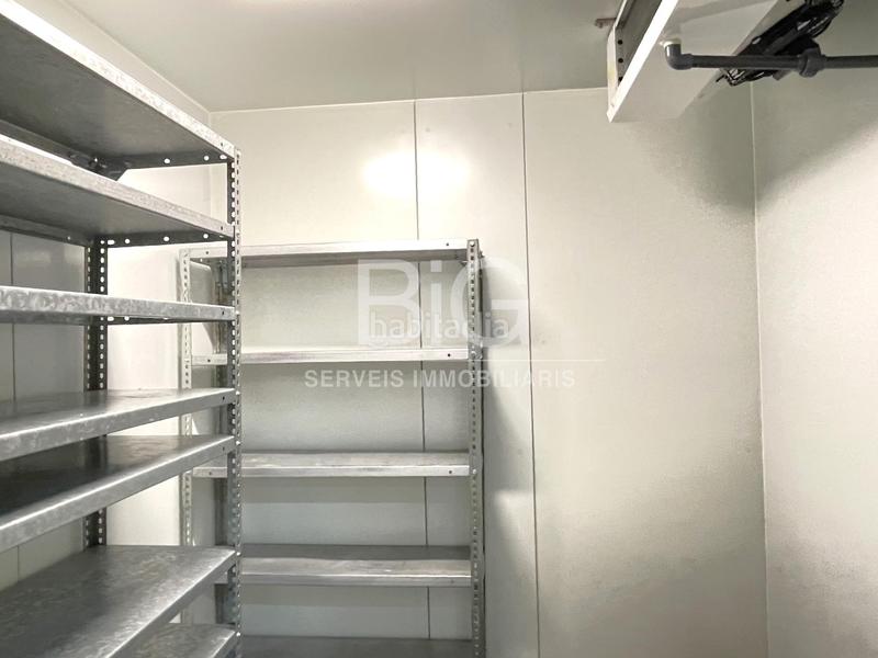 Foto 20ac7096-d6a4-43e7-9e6f-14f0aafe7fae. Alquiler local comercial en calle rec 18 local comercial en céntrica calle de paso en Granollers