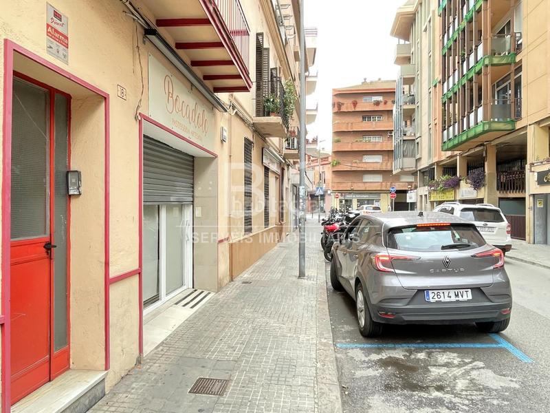 Foto 458df3bc-4685-4c73-8be7-554afd0f0faf. Alquiler local comercial en calle rec 18 local comercial en céntrica calle de paso en Granollers