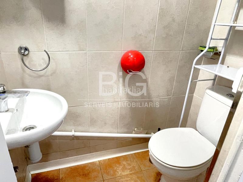 Foto f1161fd7-3349-4d96-9f2c-fcbb4567e303. Location local commercial dans calle rec 18 dans Instituts Granollers