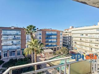 Piso en Centre. Piso totalmente renovado en pineda de mar