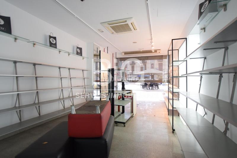 Foto 4d594fbe-1ddf-46f4-a9b4-6a58e8054712. Alquiler local comercial  en zona prime la rambla en Mataró