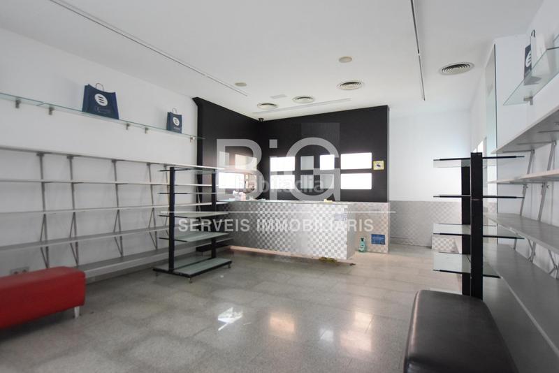Foto c5bf9e0d-f1b4-4a54-b76e-a8802ac9bd4d. Lloguer local comercial a Centre Mataró
