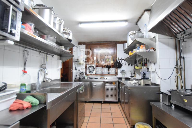 Foto 0c8a0c05-fd16-4079-93f7-e20d8666d928. Alquiler local comercial restaurante en funcionamiento en el centro histórico . en Mataró