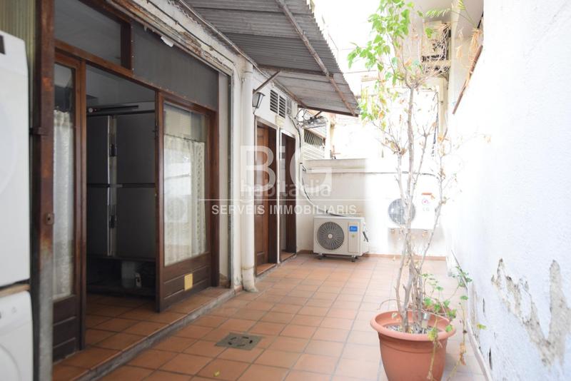 Foto f7b6e205-ecc1-4cf2-a6fd-6be78c58a184. Alquiler local comercial restaurante en funcionamiento en el centro histórico . en Mataró