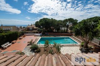 Chalet dans Vilassar de Dalt. Casa en venta en exclusiva en vilassar de dalt