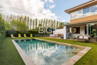 Xalet a Tordera. Exclusivo casa con jardín y piscina privada