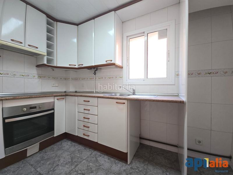 Foto afb290ea-f1df-41d8-a675-5436ffb9ced0. Piso para entrar a vivir! en Barceloneta Barcelona