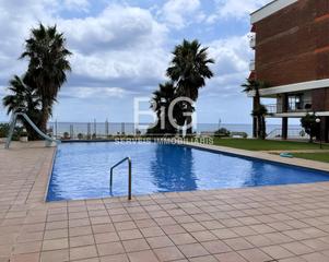 Appartement dans El Bals. Vistas al mar y zona comunitaria con piscina y plazas de parking